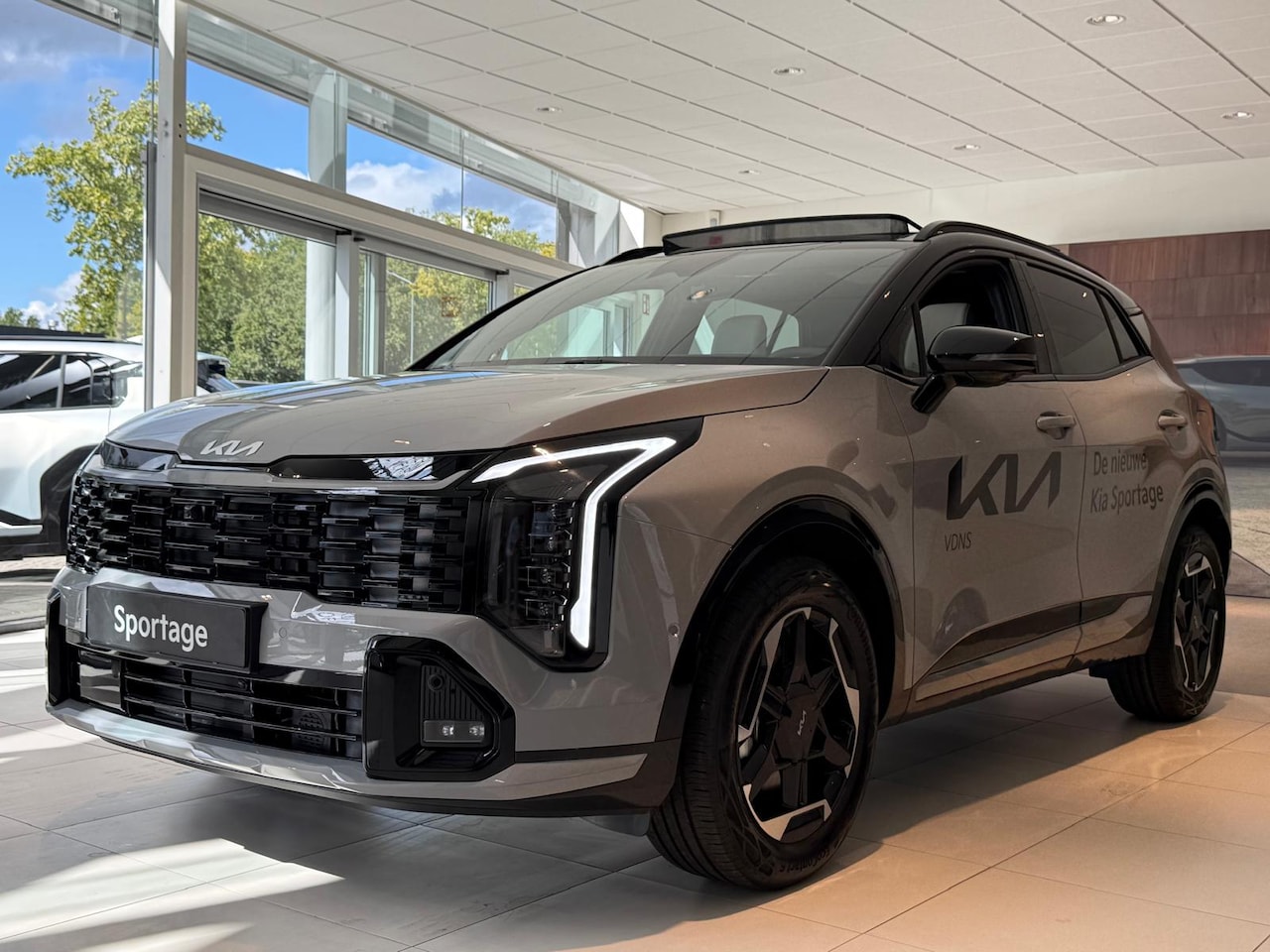 Kia Sportage - 1.6 T-GDi Hybrid GT-PlusLine | €1.500,- Inruilpremie | Tot 10 jaar garantie | Info Bas: 04 - AutoWereld.nl