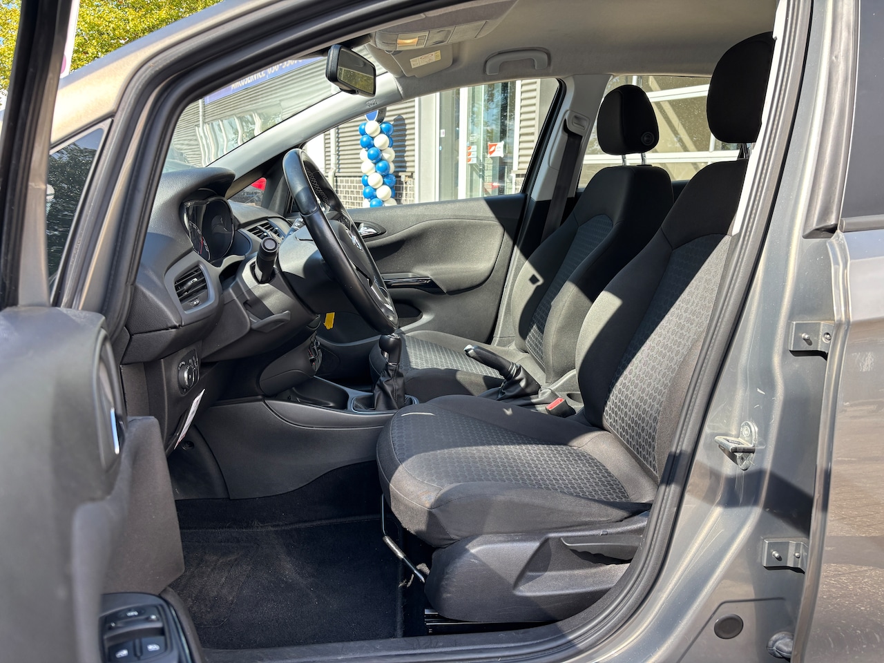 Opel Corsa - 1.2-16V Business+ | Airco. Cruise. Parkeersensoren. Etc.