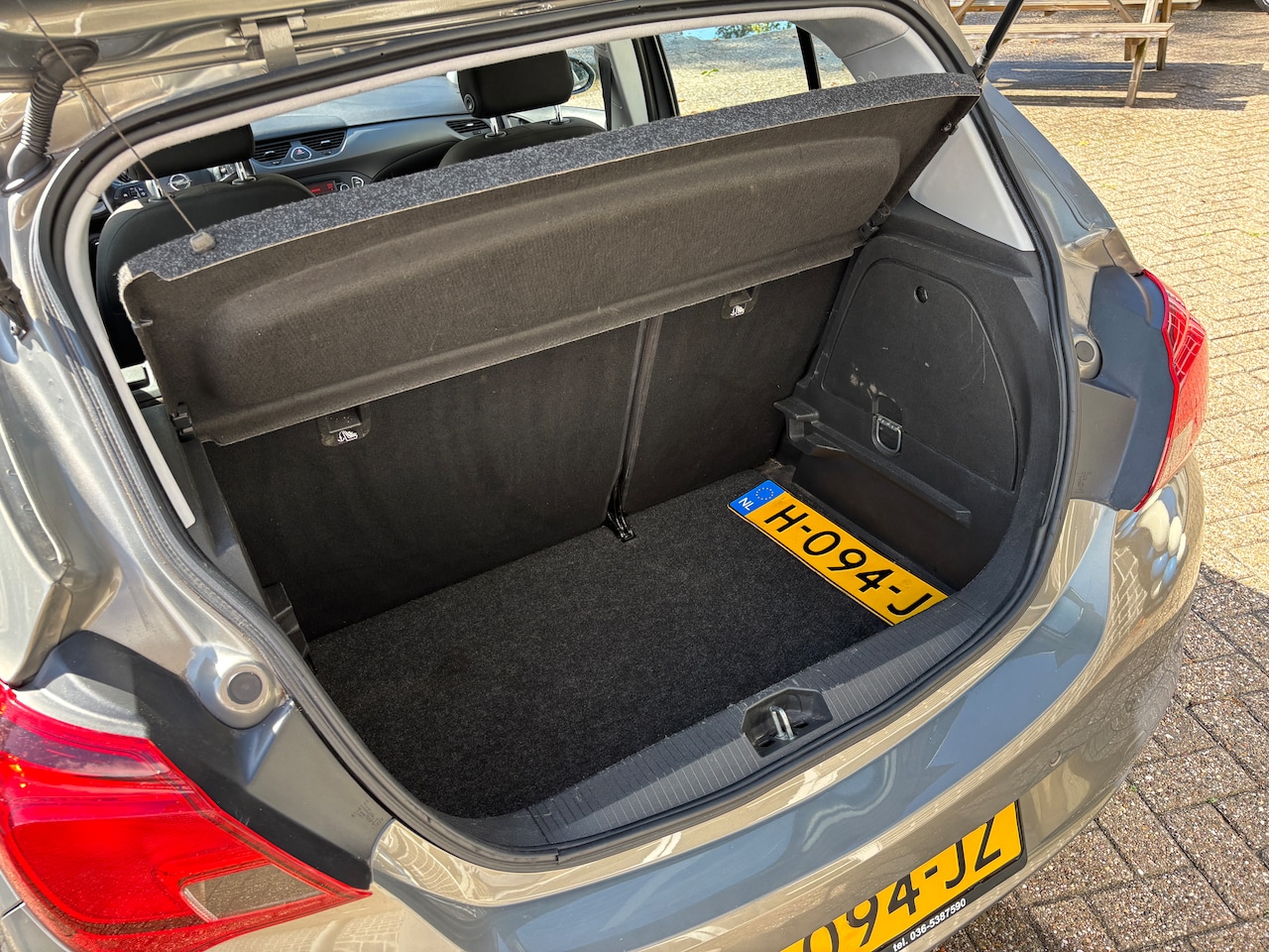 Opel Corsa - 1.2-16V Business+ | Airco. Cruise. Parkeersensoren. Etc.