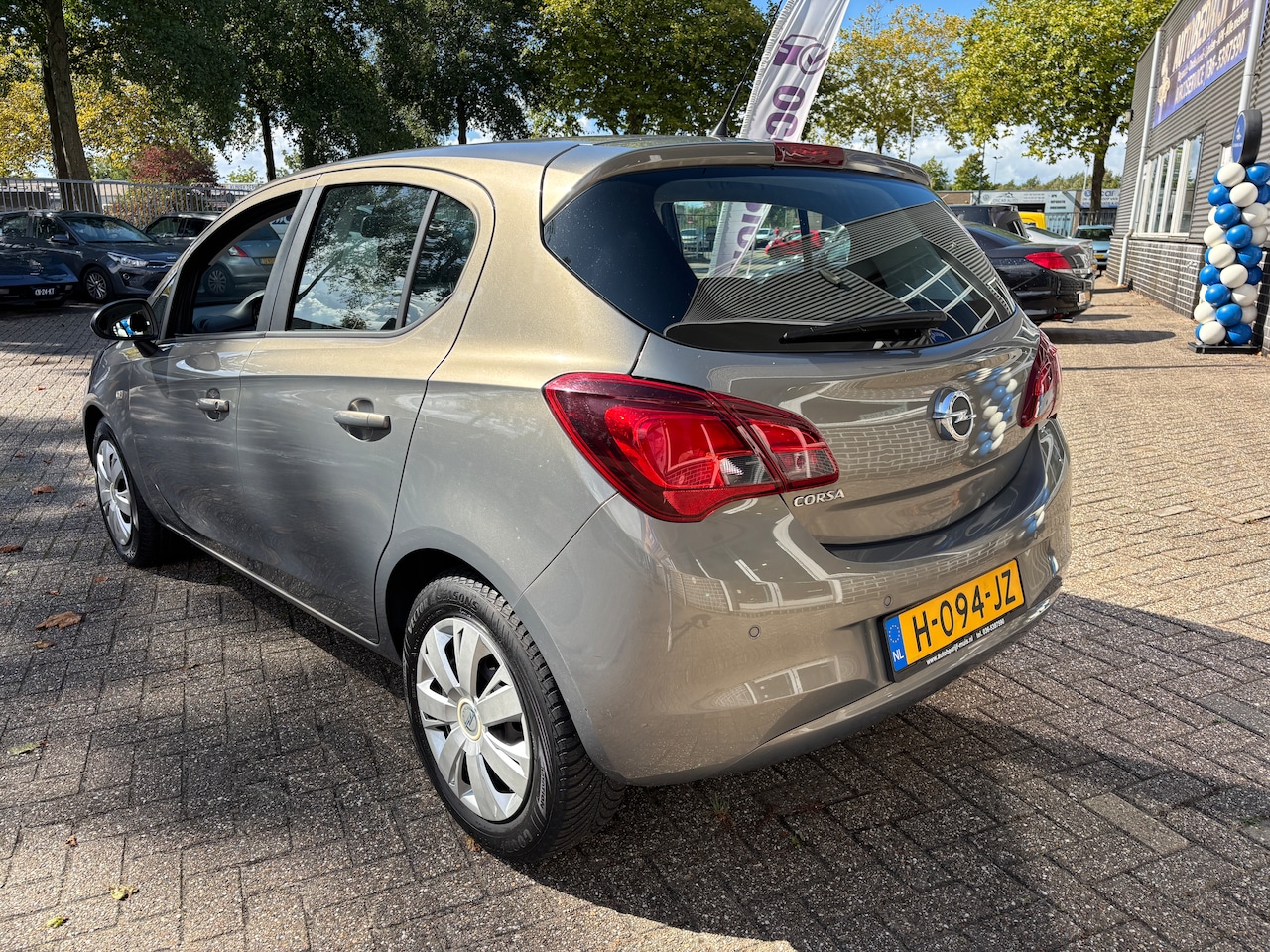 Opel Corsa - 1.2-16V Business+ | Airco. Cruise. Parkeersensoren. Etc.