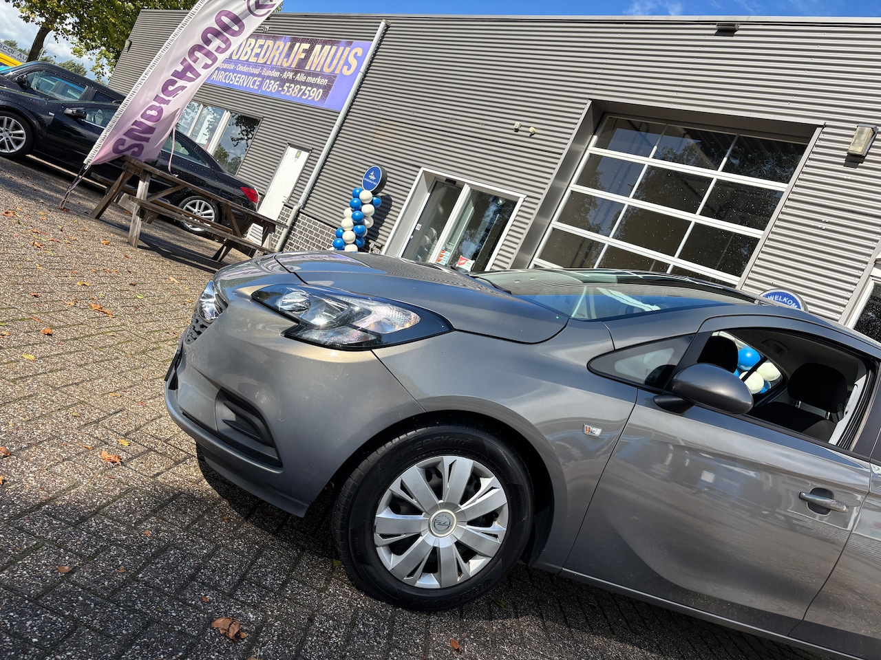 Opel Corsa - 1.2-16V Business+ | Airco. Cruise. Parkeersensoren. Etc.