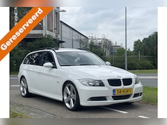 BMW 3-serie Touring - 320i *Panoramadak*GrootNavi*Stoelverwarming*Sportvelgen*Cruise Control
