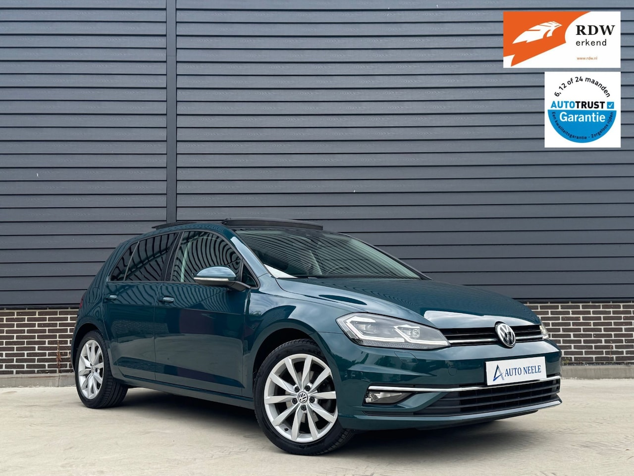 Volkswagen Golf - 1.5 TSI 150 pk Highline Panoramadak, Massage, Trekhaak - AutoWereld.nl