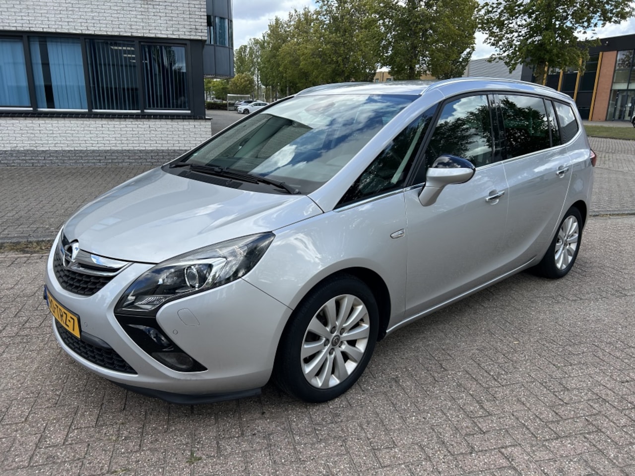 Opel Zafira Tourer - 1.4 Cosmo CRUISE NAVI PDC XENON NAP! - AutoWereld.nl