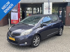 Toyota Yaris - 1.3 VVT-i Dynamic KEYLESS LM-VELGEN CAMERA CLIMATE REGENSENSOR LICHTSENSOR CRUISE