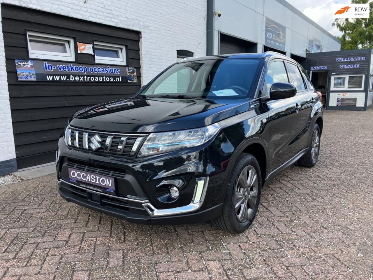 Suzuki Vitara - 1.5 Hybrid STYLE AUTOMAAT trekhaak NIEUWSTAAT VELE EXTRA'S ALL-IN !! - AutoWereld.nl