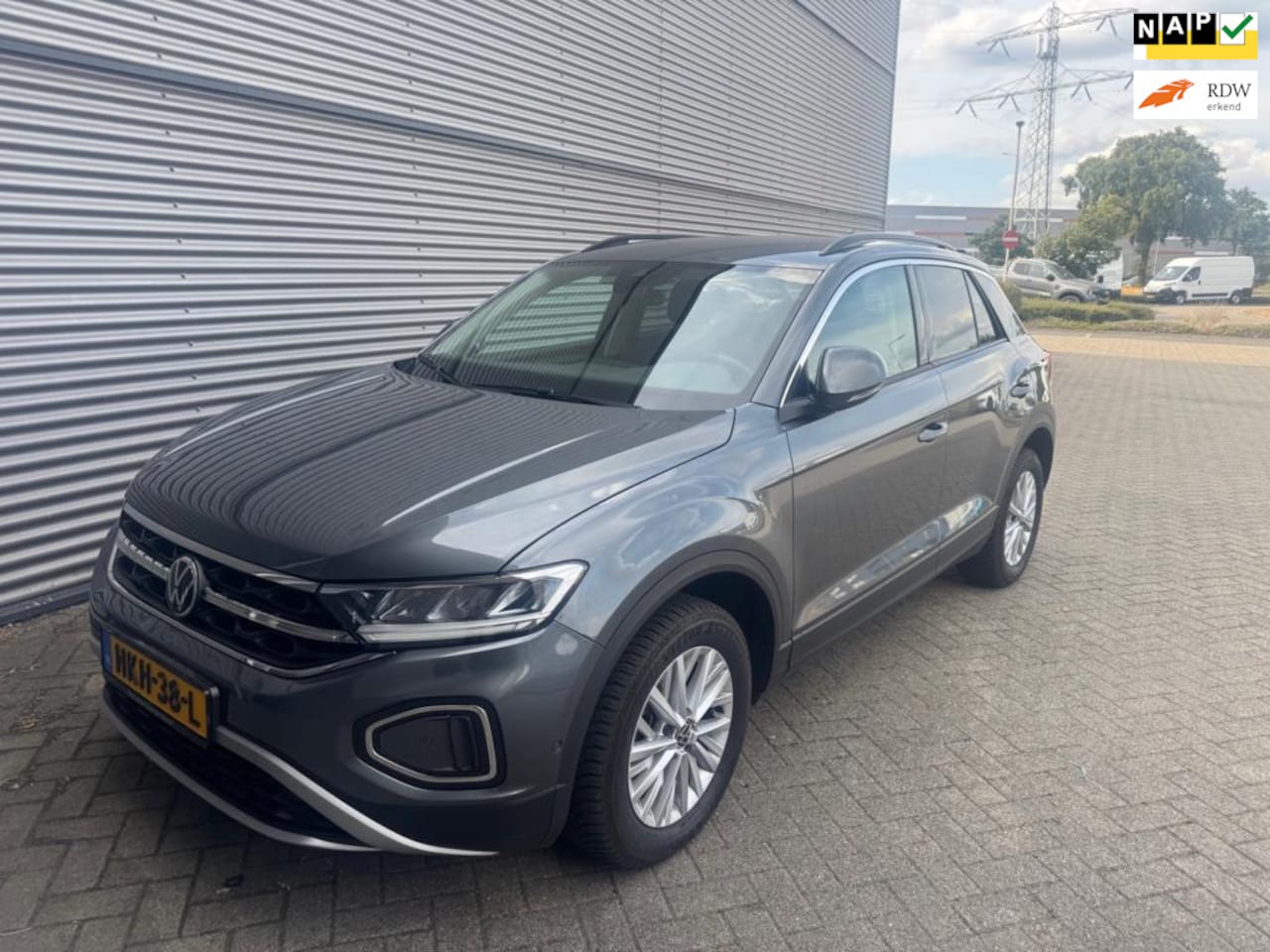 Volkswagen T-Roc - 1.5 TSI Life Business ///DSG /// 150PK - AutoWereld.nl