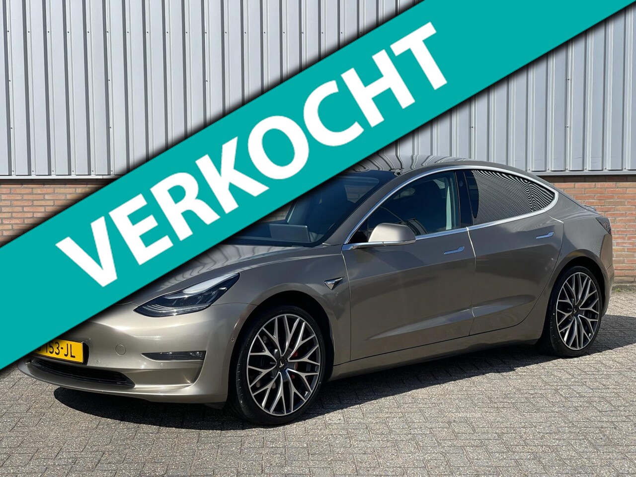 Tesla Model 3 - Long Range RWD Long Range AWD 20'INCH/ 88% SOH/ Unieke Wrap - AutoWereld.nl