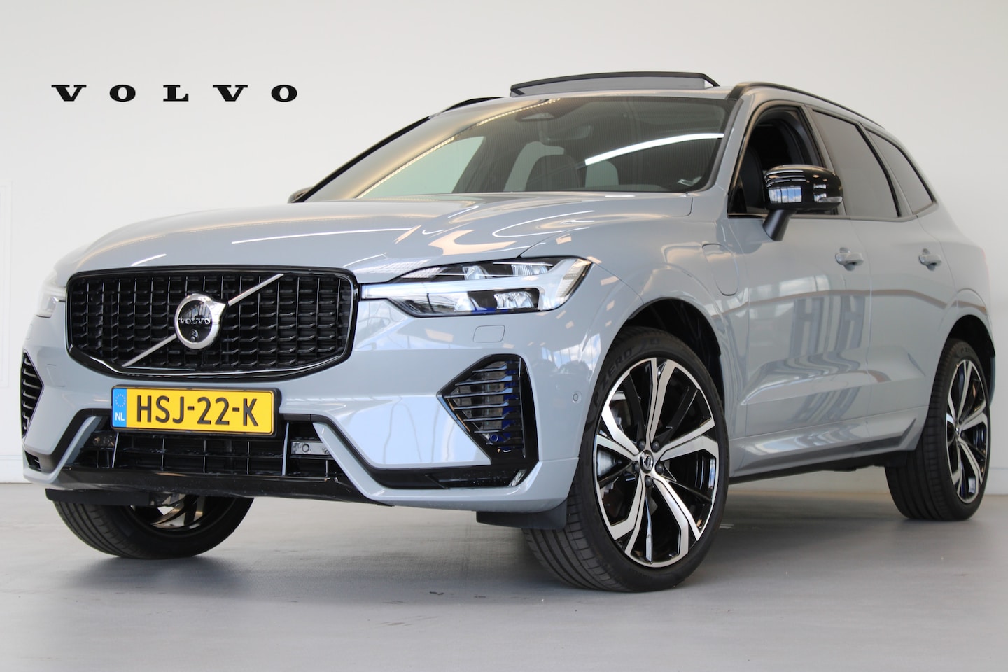 Volvo XC60 - T6 350PK AWD Plus Dark | Trekhaak | 21" | Sportstoelen | 360° camera |  Gelaagd glas rondo - AutoWereld.nl