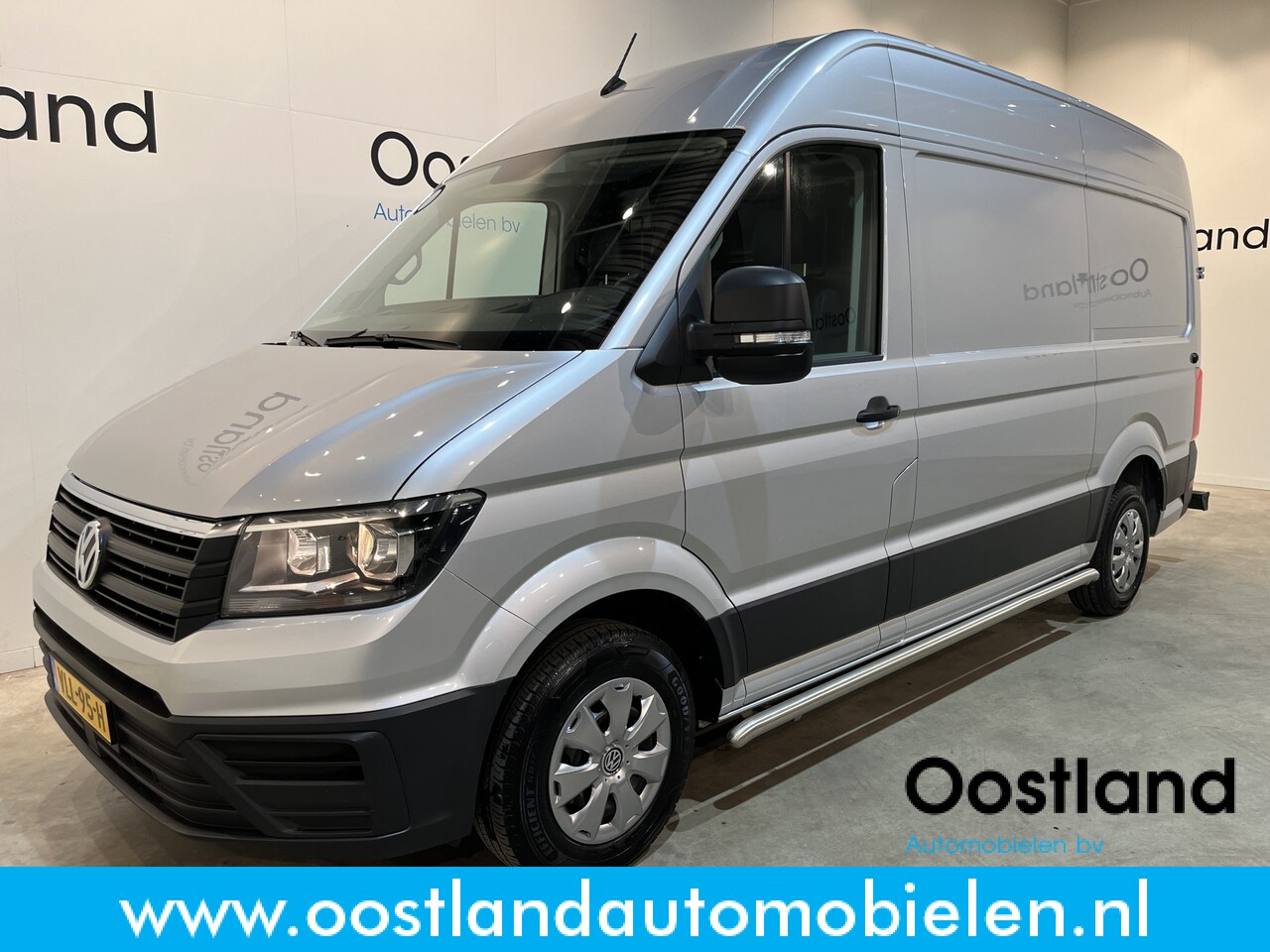 Volkswagen Crafter - 2.0 TDI L3H3 / Euro 6 / Airco / Cruise Control / 3-Zits / 67.200 KM !! - AutoWereld.nl