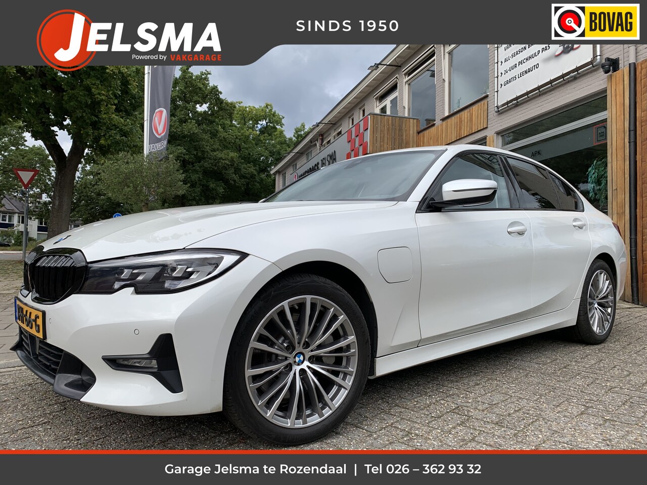 BMW 3-serie - 330e High Executive 330e High Executive, Sport pack | Trekhaak - AutoWereld.nl