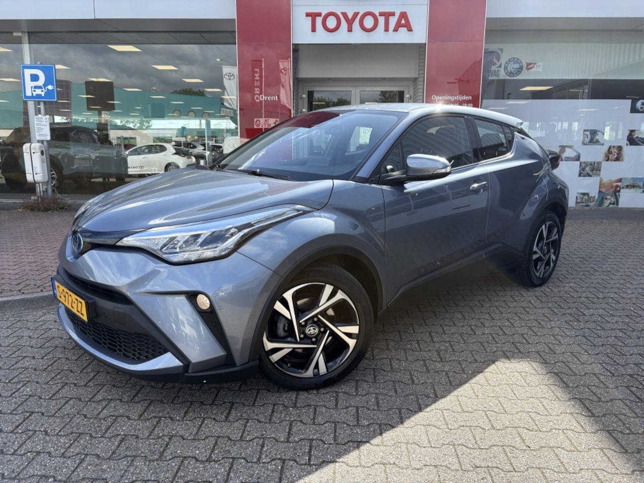 Toyota C-HR - 1.8 Hybrid Dynamic | Navi | Parkeersensoren v/a | Cruise Control - AutoWereld.nl