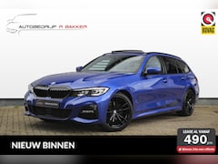 BMW 3-serie Touring - 320i M sport // Portimao Blue | BTW auto | Panoramadak | Trekhaak | Sfeerverlichting | Car