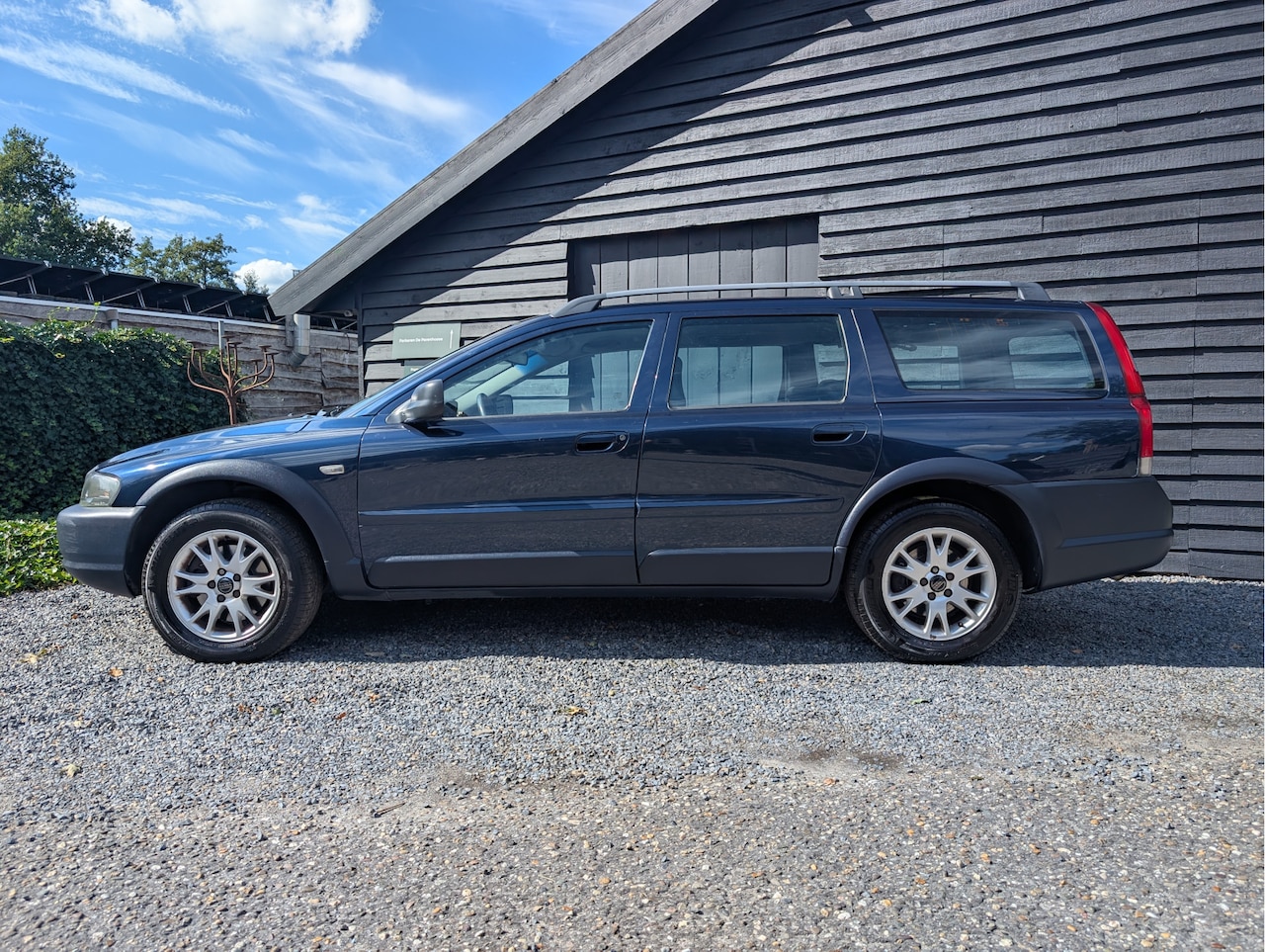 Volvo XC70 - 2.5 T Comfort Line 2.5 T Comfort Line - AutoWereld.nl