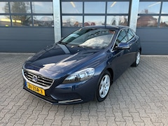 Volvo V40 - 1.6 T3 150pk Momentum