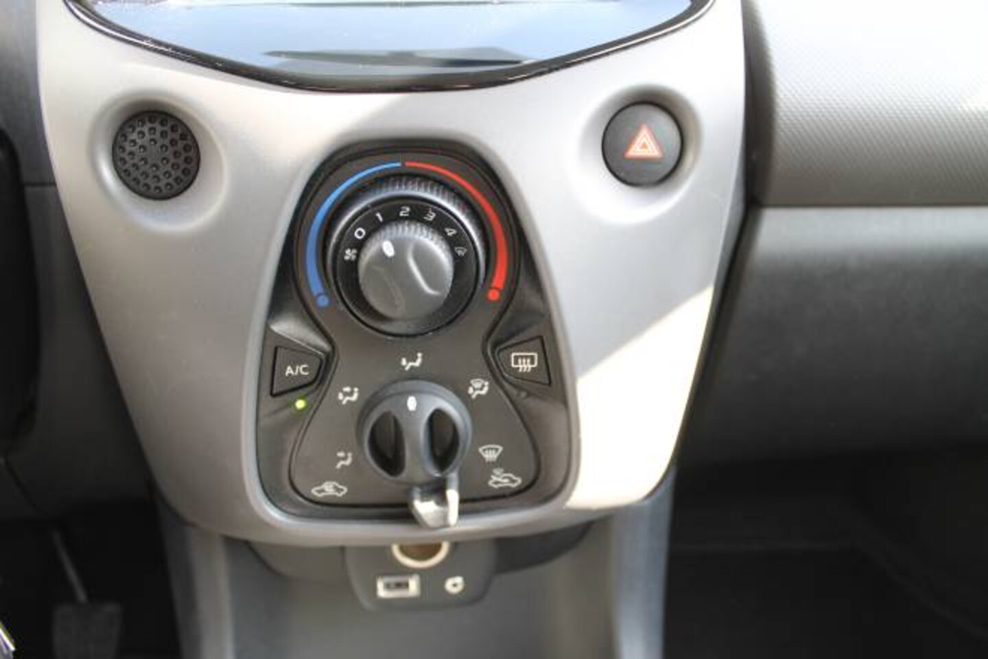 Peugeot 108 - 1.0 e-VTi 72pk 5D Active