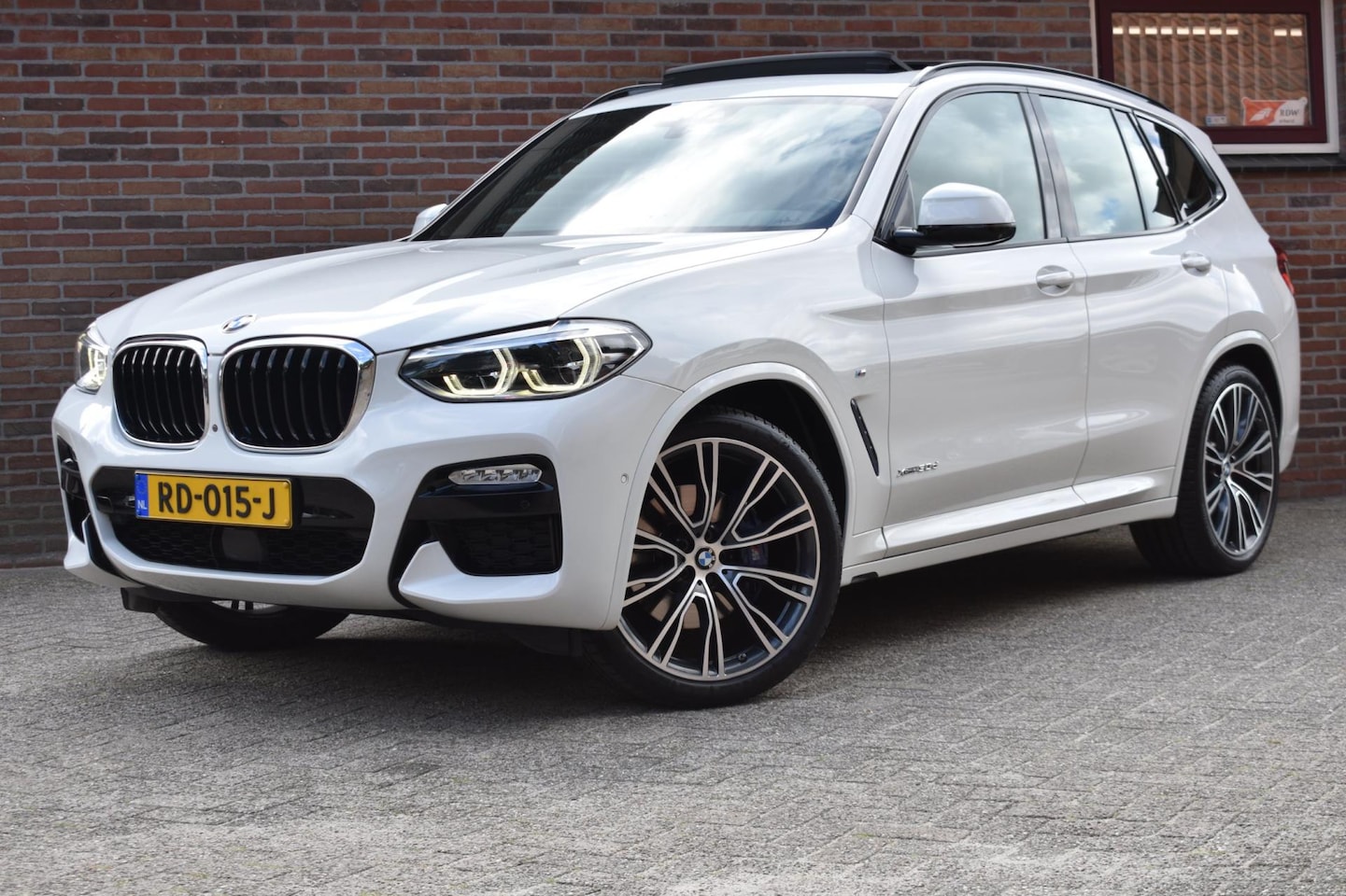 BMW X3 - XDrive30d High Executive '17 Pano LED LEder Clima Navi Cruise M Pakket Inruil mogelijk - AutoWereld.nl