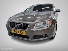 Volvo V70 - 2.0 Summum/Youngtimer/Leder/Xenon/Cruise/Trekhaak