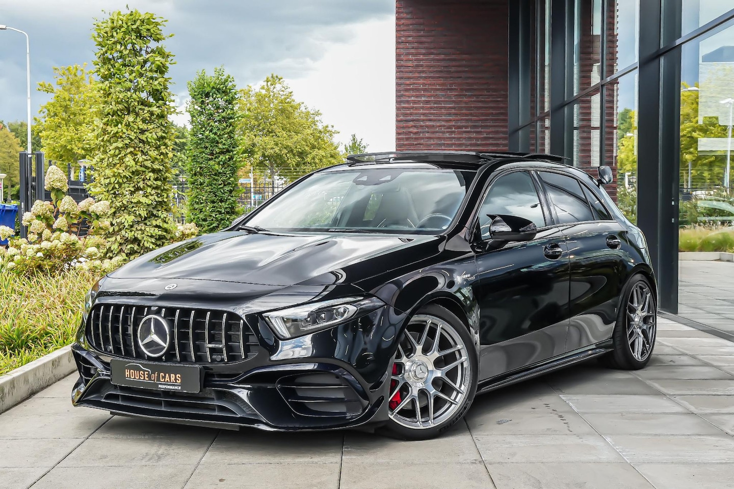 Mercedes-Benz A-klasse - 45S AMG 485pk 4MATIC+ Edition 1 |dealer onderhouden|Brabus verlagingsset|3" Milltek downpi - AutoWereld.nl