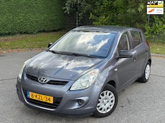 Hyundai i20 - 1.2i Business Edition | Nieuwe APK | Airco | El. Ramen | Distributieketting | Rijdt en sch