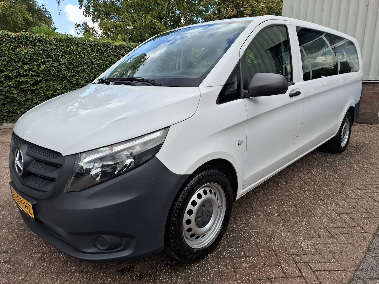 Mercedes-Benz Vito Tourer - 114 BlueTEC Pro Extra Lang 28950.- INCL BTW 9-PERSOONS 136PK - AutoWereld.nl