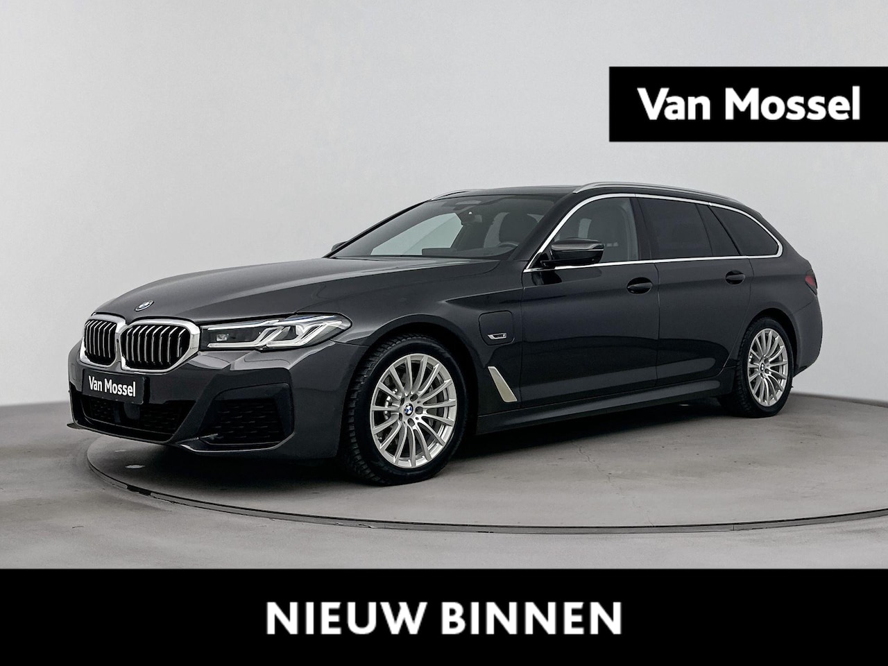 BMW 5-serie Touring - 530e xDrive Business Edition Plus | PANORAMADAK | CAMERA | LEDER - AutoWereld.nl