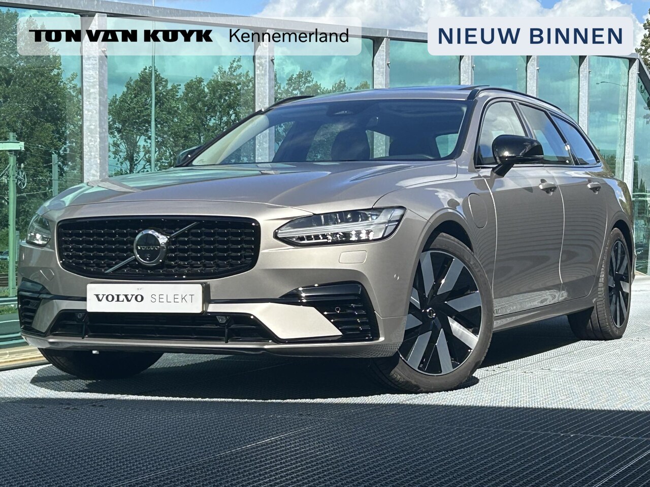 Volvo V90 - 2.0 T8 Plug-in hybrid AWD Ultra Dark PHEV, Automaat, Trekhaak semi elektrisch wegklapbaar, - AutoWereld.nl