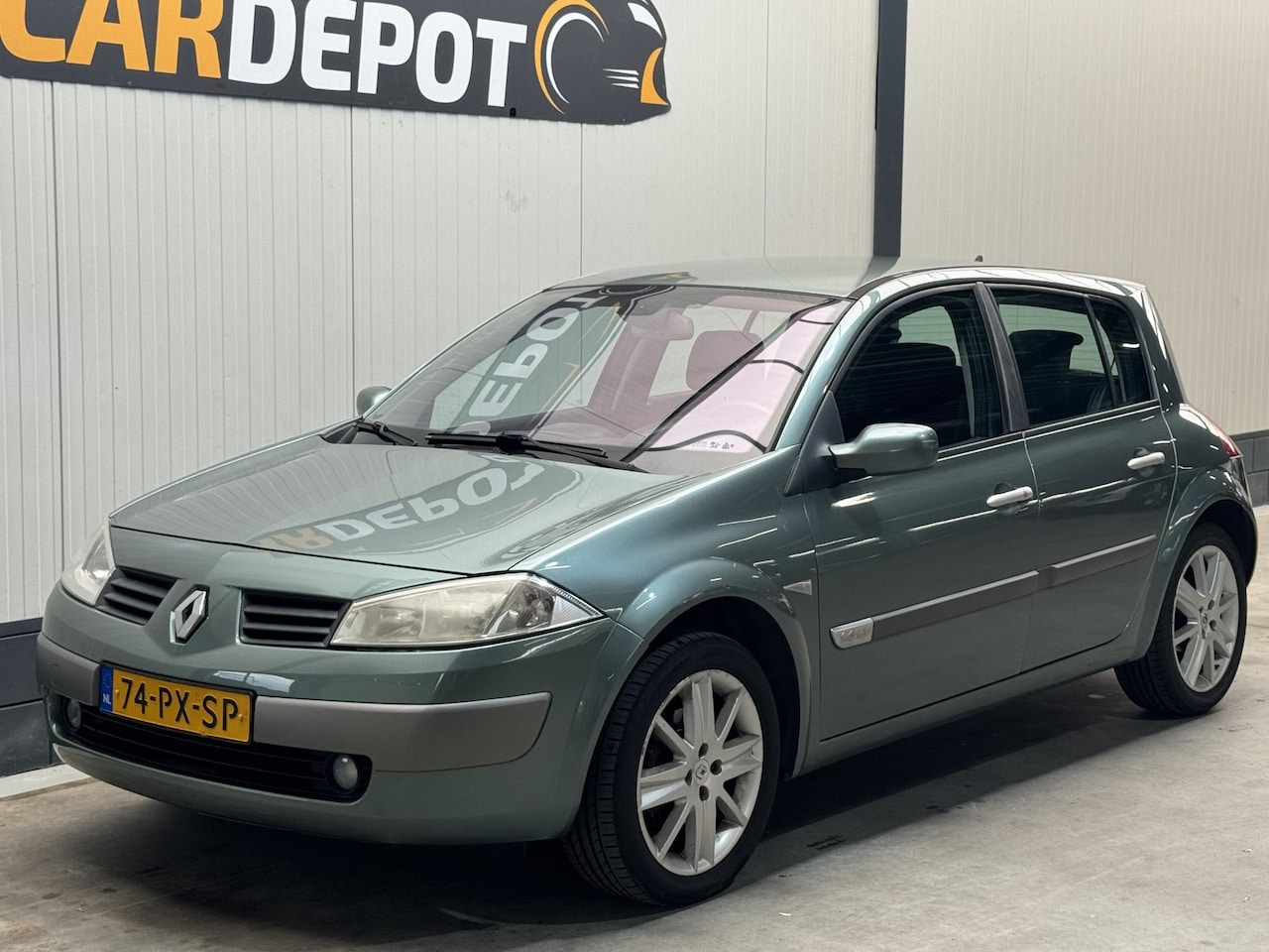 Renault Mégane - 1.6-16V Privilège Luxe 1.6-16V Privilège Luxe - AutoWereld.nl