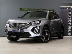 Peugeot 2008 - 1.2 Hybrid 136 Allure *17.761km* ALS NIEUW Panoramische Camera/Mirror Screen