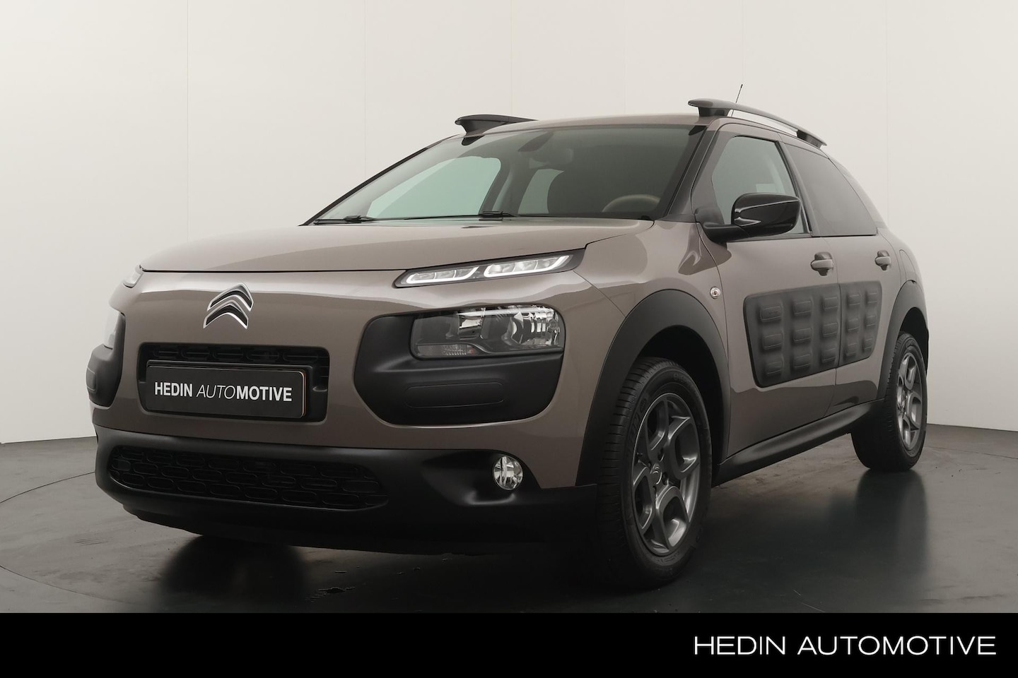 Citroën C4 Cactus - 1.2 82pk Shine Automaat | Navigatie | Parkeer Camera | Cruise Control | Bluetooth | Climat - AutoWereld.nl