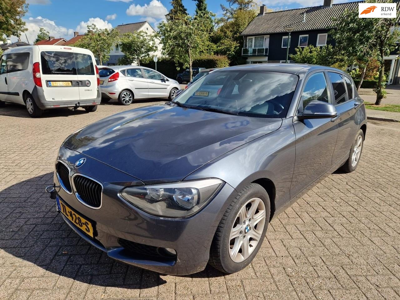 BMW 1-serie - 116d Executive / Automaat / LEEST TEKST !!! - AutoWereld.nl