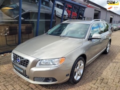 Volvo V70 - 2.5FT Summum 230PK LEER / XENON / TREKHAAK