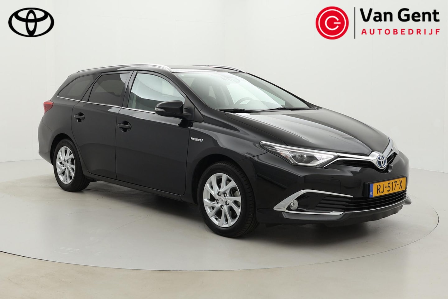 Toyota Auris Touring Sports - 1.8 Hybrid Executive | Panoramadak | Navigatie | Stoelverwarming | Parkeersensoren voor/ac - AutoWereld.nl