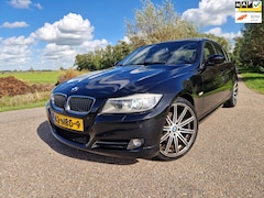 BMW 3-serie - 318d Business Originele NL Auto / Airco / Navi / CC / Leder / PDC / 1 Eigenaar en Perfect
