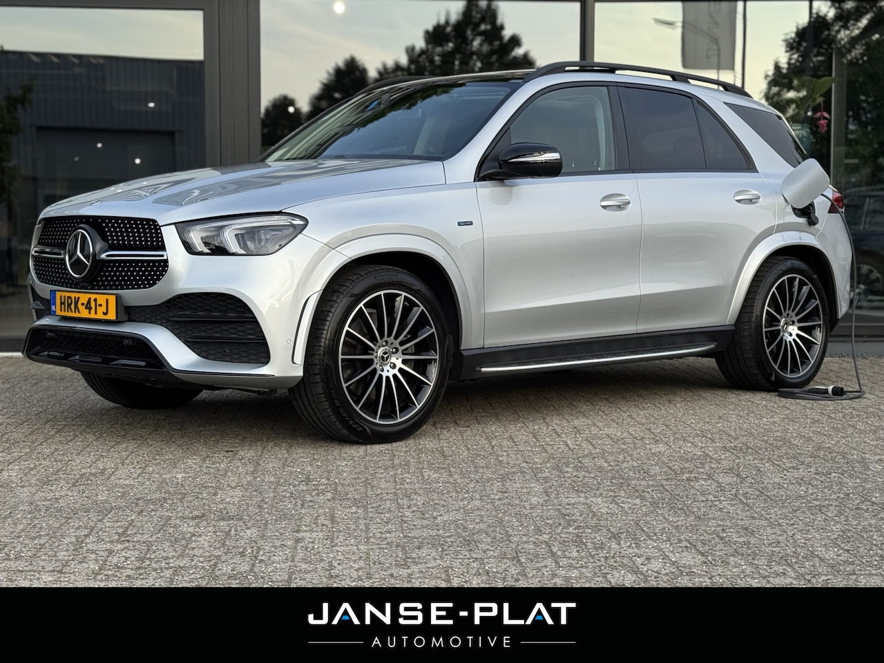 Mercedes-Benz GLE-Klasse - 350 e 4MATIC AMG Night | Pano | Luchtvering | Trekhaak | Vol ! - AutoWereld.nl