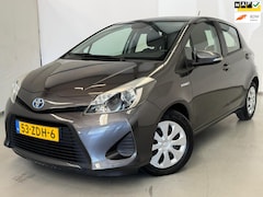 Toyota Yaris - 1.5 Full Hybrid Aspiration / NL-auto / Navi / Camera