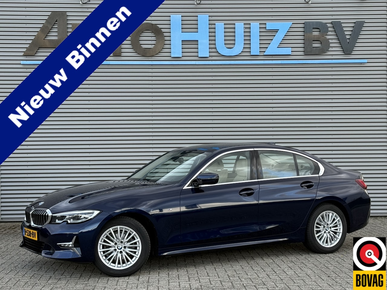 BMW 3-serie - 318i 156 PK Luxury Line Leder Wegklapbare Trekhaak LED HiFi pakket PDC - AutoWereld.nl