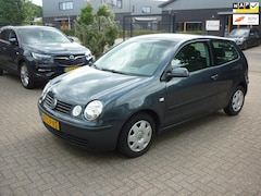 Volkswagen Polo - 1.4-16V Comfortline airco cruise controle centrale vergrendeling mooie auto