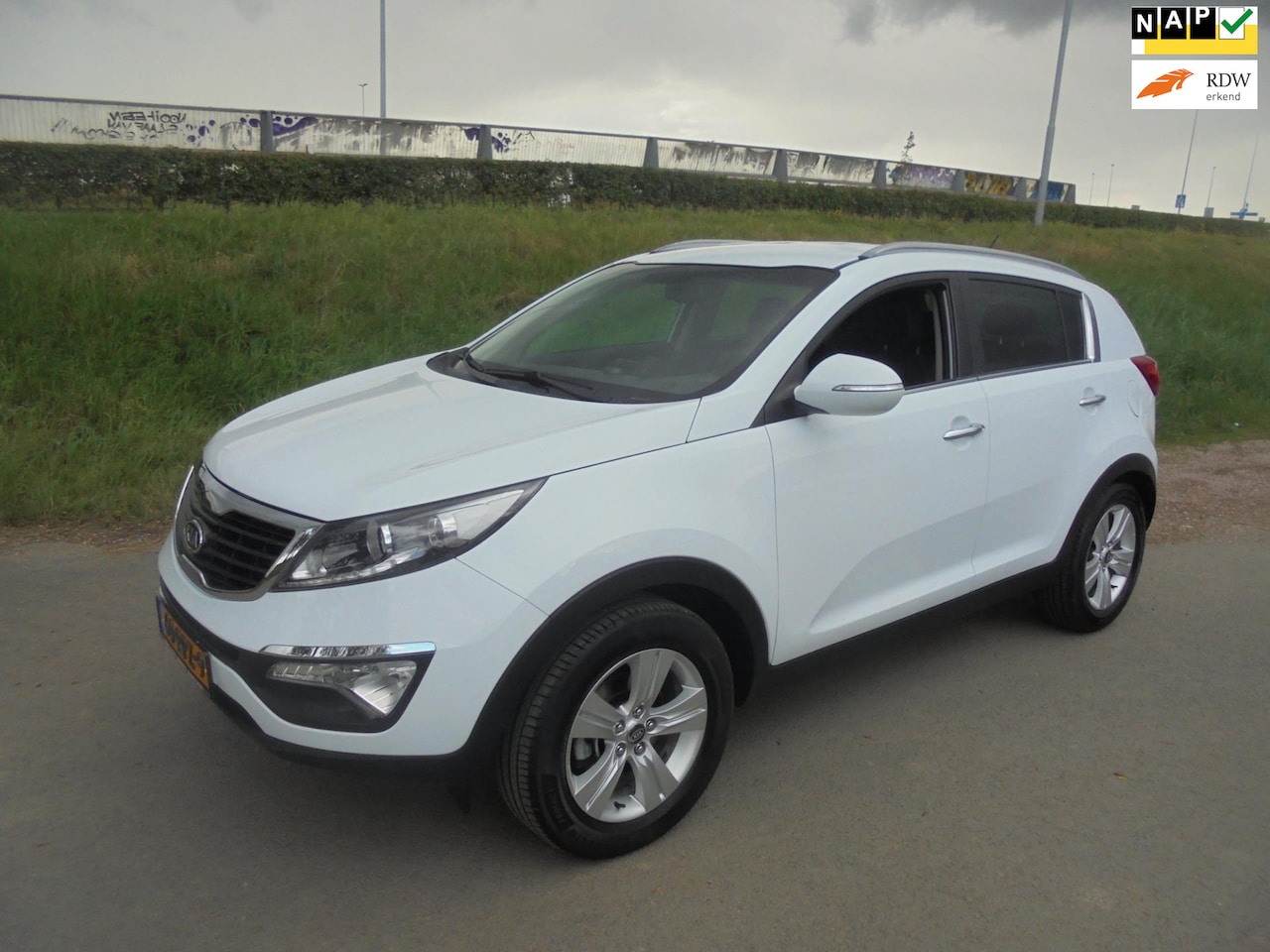 Kia Sportage - Kia sportage 1.6 GDI airco ecc lmv trekhaak 114.000km - AutoWereld.nl