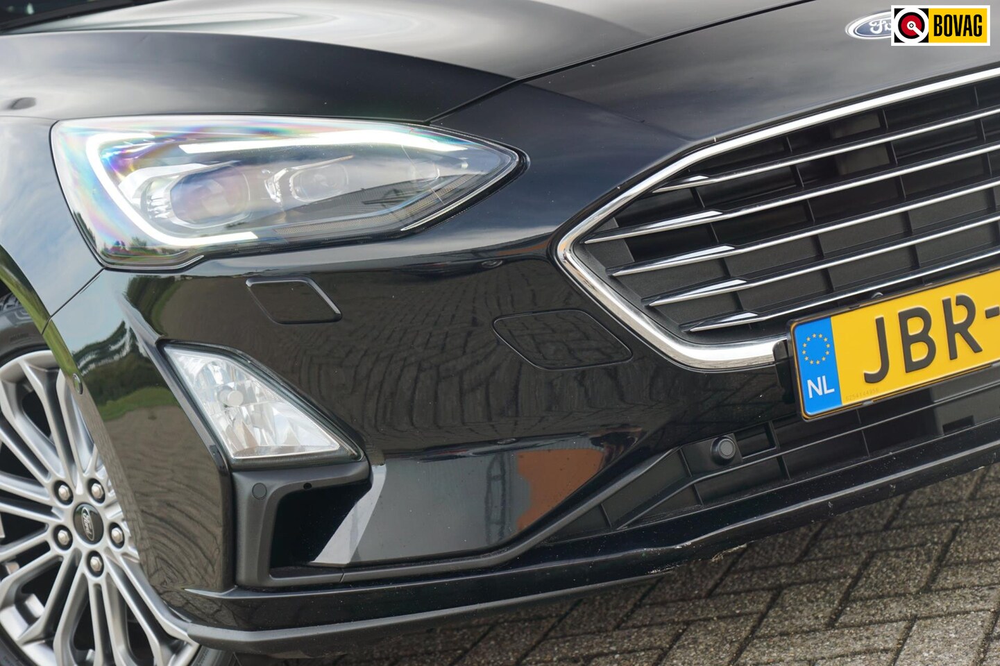 Ford Focus Wagon - 1.0 EcoBoost Titanium Bsns 8F Automaat - Shadow Black - Winterpakket - AutoWereld.nl