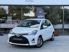 Toyota Yaris - 1.3 VVT-i | Navigatie | Trekhaak | Metallic lak