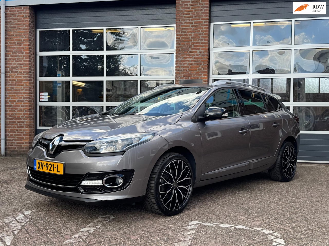 Renault Mégane Estate - 1.2 TCe Bose 1.2 TCe Bose , Automaat, 1/2 leder, Navi, Cruise, Airco/clima, PDC, 18 inch LM - AutoWereld.nl