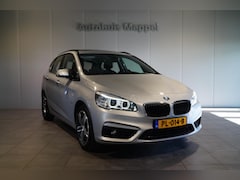 BMW 2-serie Active Tourer - 220i LED | Panoramadak | Sport Line | Trekhaak | PDC | Hifi |