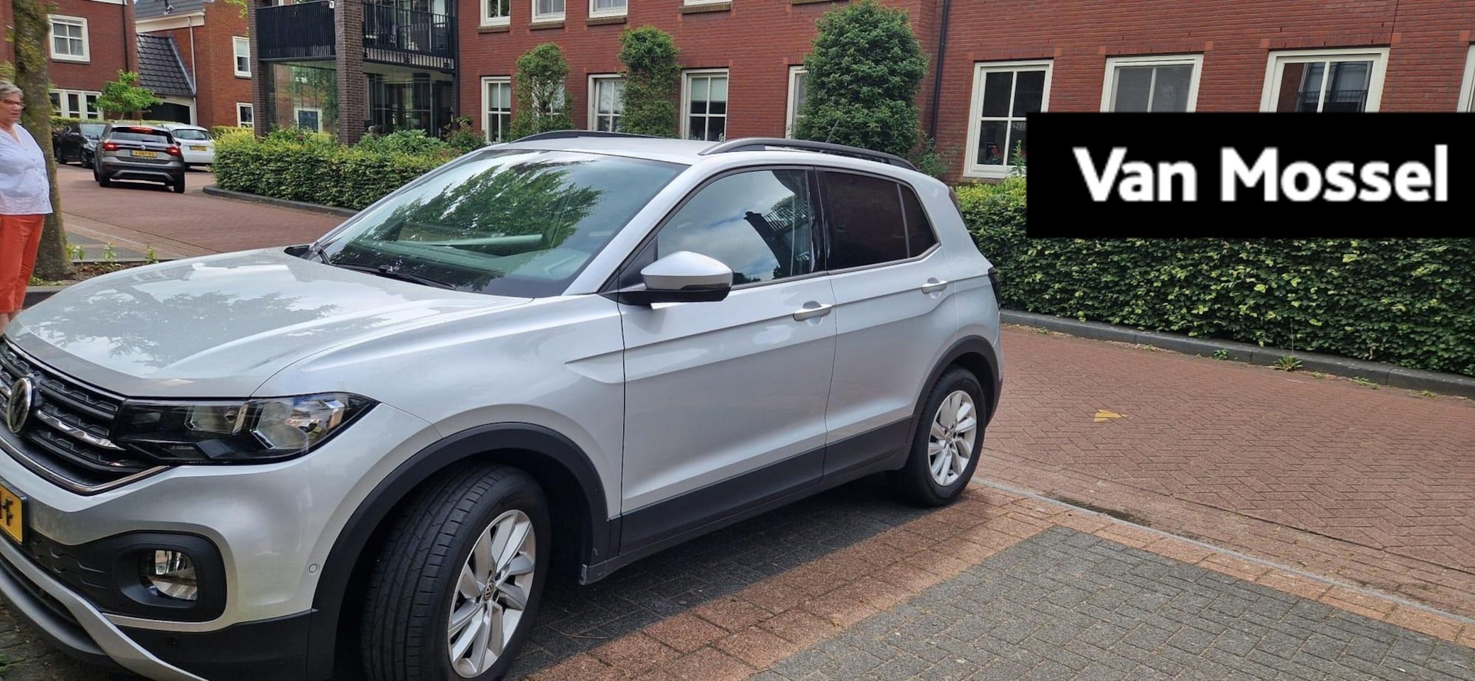 Volkswagen T-Cross - 1.0 TSI Life | 115 PK | Automaat | Trekhaak | Parkeersensoren | Navigatie | Keyless | Clim - AutoWereld.nl