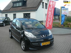 Peugeot 107 - 1.0-12V XS nette goed rijdende auto