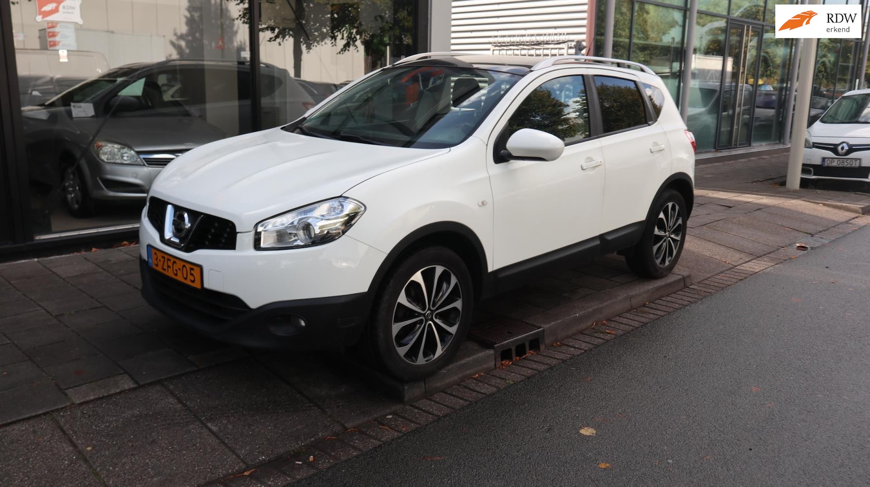 Nissan Qashqai - 1.6 Connect Edition PANORAMA/NAVIGATIE/CAMERA - AutoWereld.nl