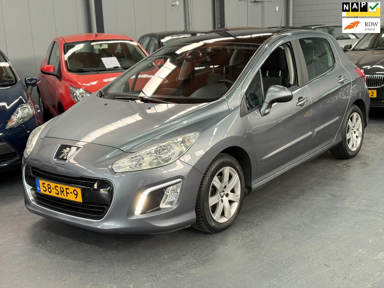 Peugeot 308 - 1.6 VTi Première 1ste Eigenaar Nieuwe APK NAP PANO - AutoWereld.nl