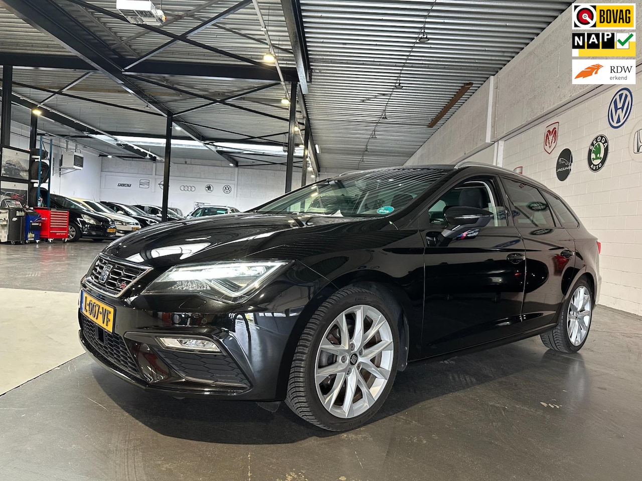 SEAT Leon ST - 1.4 EcoTSI FR Business Intense/afneembare trekhaak/Dealer ond - AutoWereld.nl