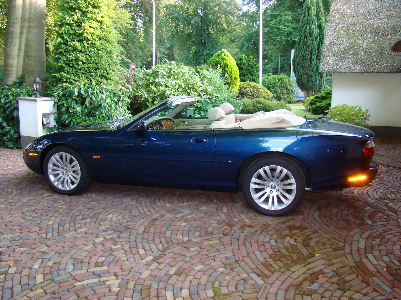 Jaguar XK8 - 4.0 V8 Convertible 4.0 V8 Convertible - AutoWereld.nl