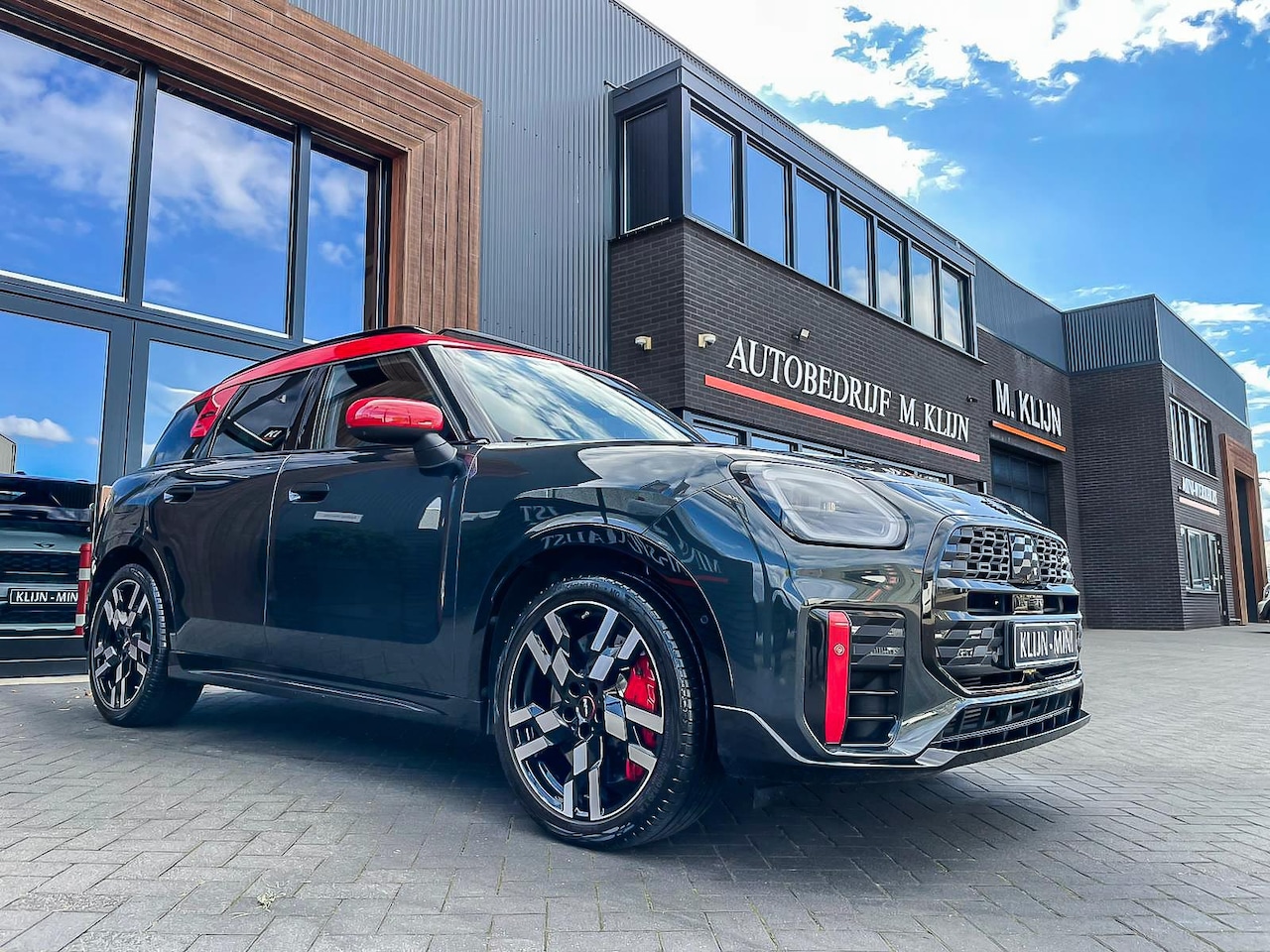 MINI Countryman - Mini 2.0 JCW ALL4 John Cooper Works XL F1 aut 300pk Legend Grey/trekhaak/vol - AutoWereld.nl